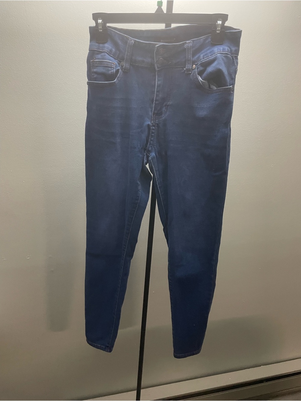 Women's Navy Skinny Jeans with Stretch - Sleek Mid-Rise Fit